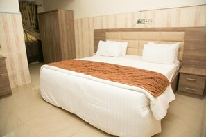 Premium bedding, free WiFi, bed sheets - Josto's Place (Abuja)