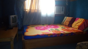 Executive Room | Desk, iron/ironing board (on request), WiFi (free), bed sheets