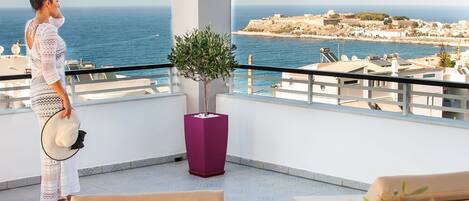 Deluxe Villa, Bathtub | Balcony