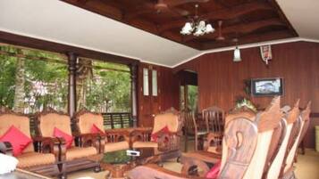 Kawasan tempat duduk lobi