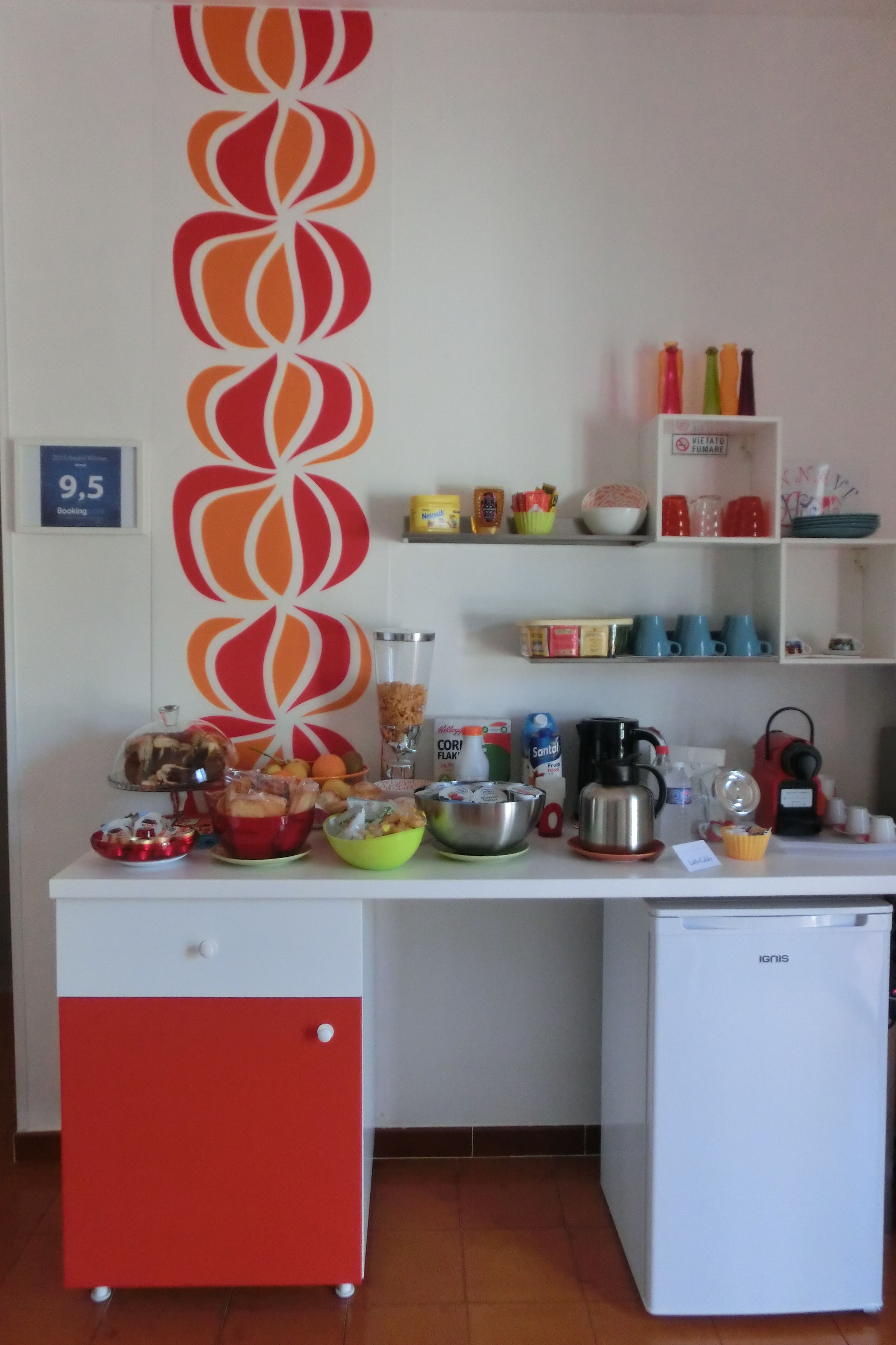 Tägliches inbegriffenes kontinentales Frühstück