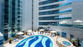 屋外プール、サンラウンジャー