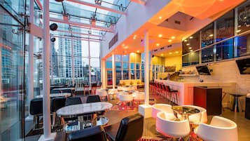 2 Restaurants, Frühstück