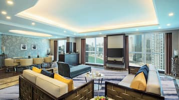 Deluxe-Penthouse, 2 Schlafzimmer | Minibar, Zimmersafe, individuell eingerichtet