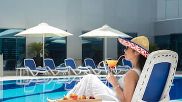 Outdoor pool, pool loungers