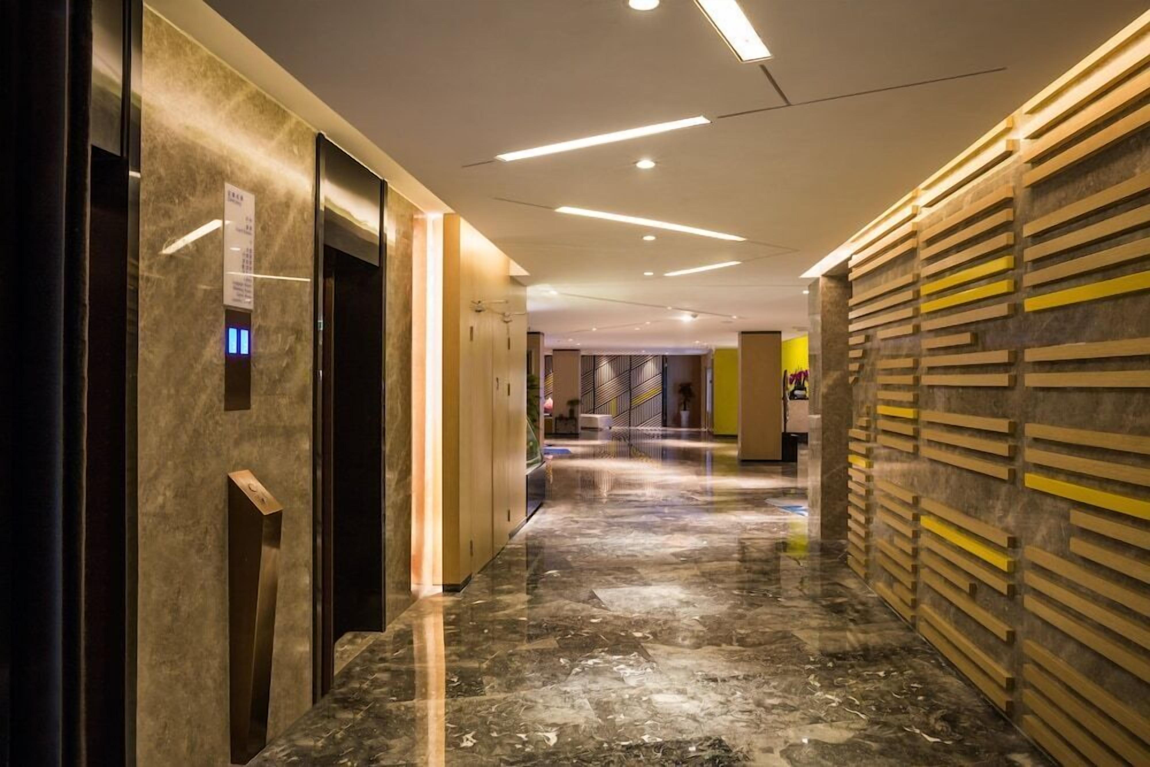 المنشأة من الداخل