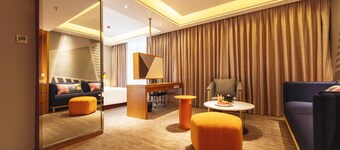 Holiday Inn Express DaoCheng Yading