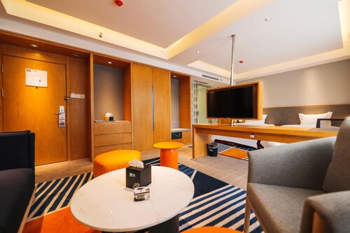 Holiday Inn Express DaoCheng Yading