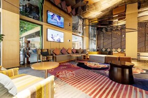 Unclassified image, 4 of 48, button