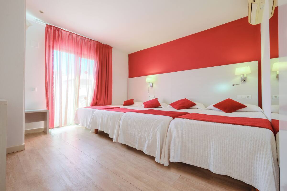 In-room safe, free WiFi
