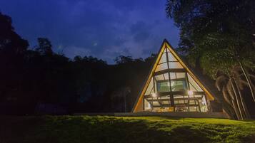 The Cottage (4 Bedrooms) | 熨斗/熨衣板、折叠床/加床(额外收费)、免费 WiFi、床单