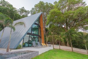 The Cottage (4 Bedrooms) | 熨斗/熨衣板、折叠床/加床(额外收费)、免费 WiFi、床单