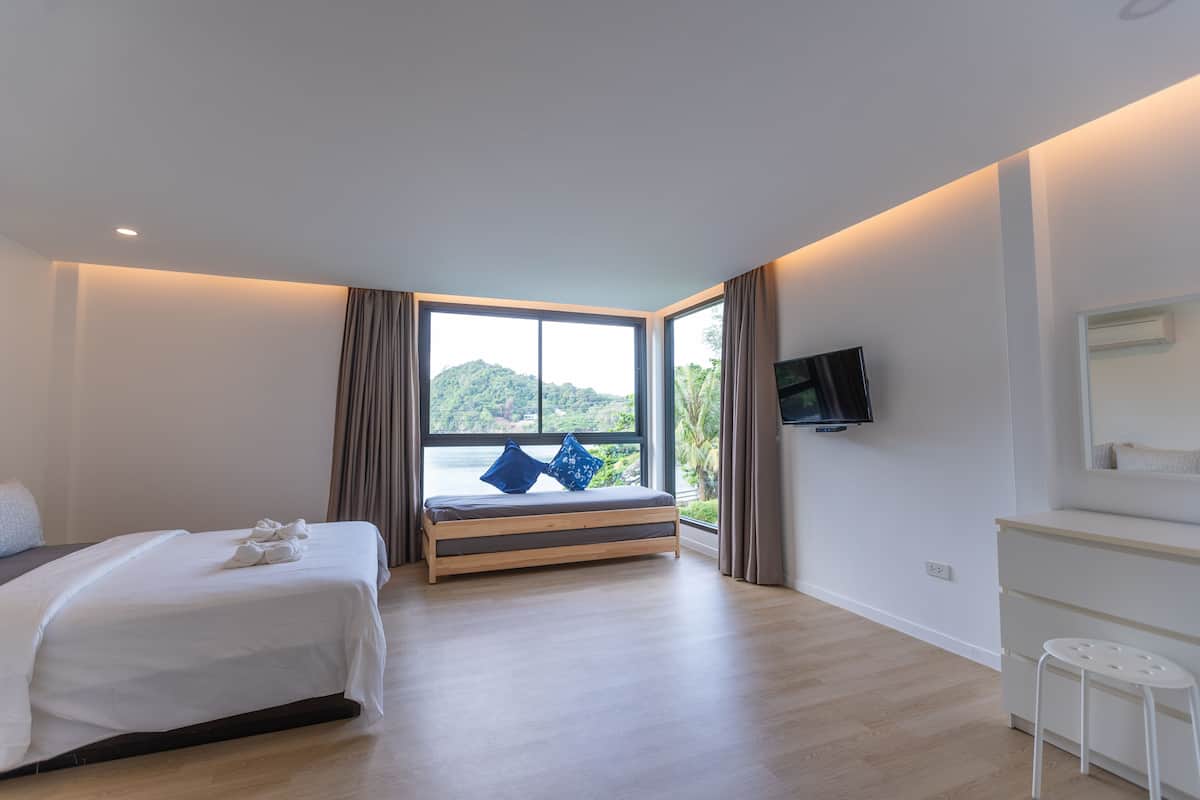 Sea Villa (4 Bedrooms) | Een strijkplank/strijkijzer, extra bedden, gratis wifi, beddengoed
