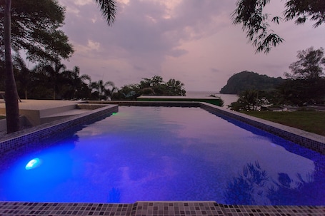 The Cottage (4 Bedrooms) | Private pool