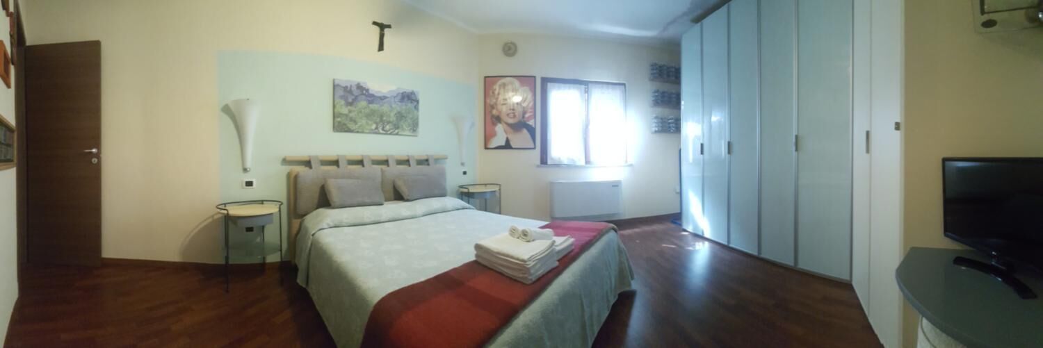 Desk, free cots/infant beds, bed sheets, wheelchair access