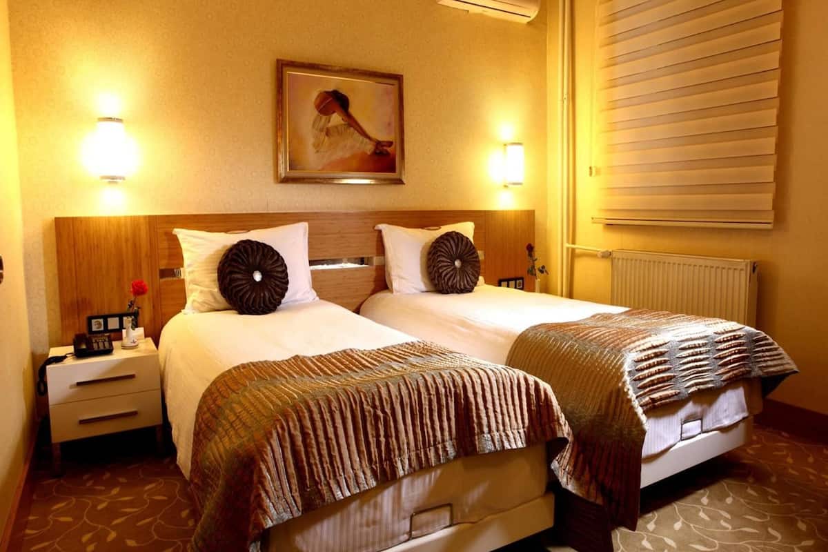 minibar, in-room safe, desk, laptop workspace