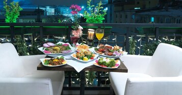 Breakfast, lunch and dinner served