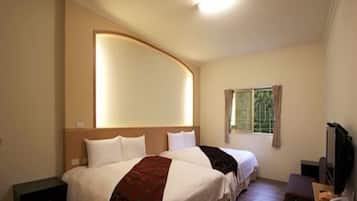 Comfort Quadruple Room, 2 Queen Beds, Mountainside | View from room