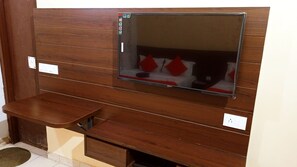 Family Room, 1 Bedroom, City View | Television