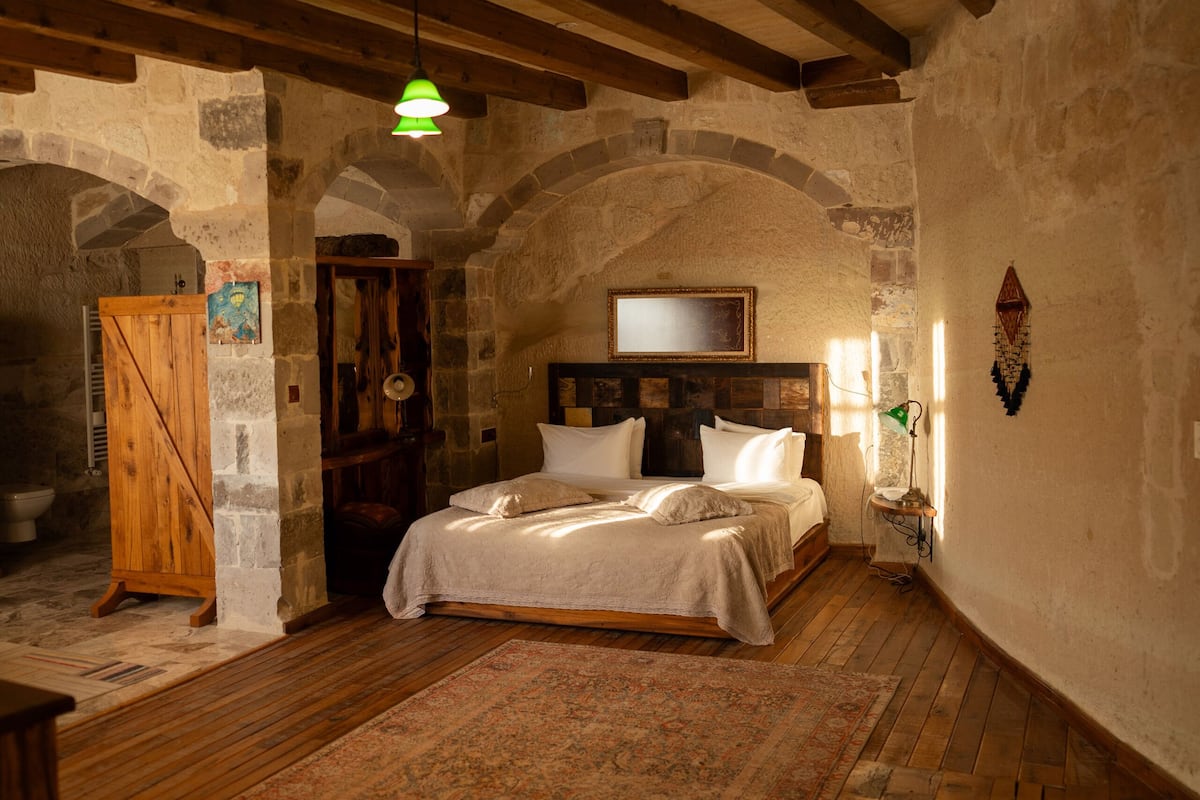 Presidential Room, Balcony, Valley View