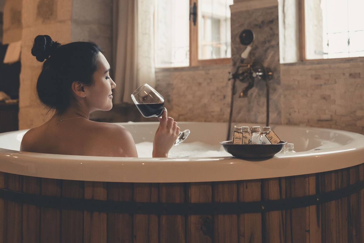 presidential room, balcony, valley view | bathroom | designer toiletries, hair dryer, slippers, bidet