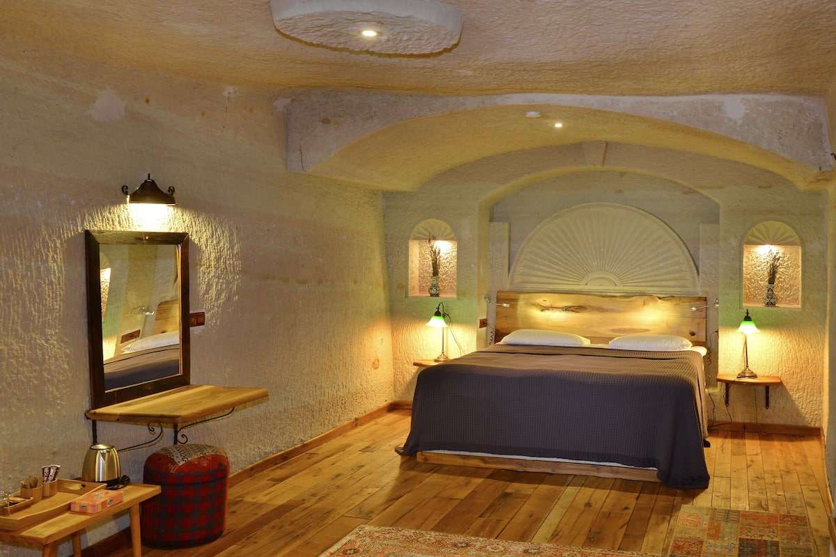 Suite with Hot tub