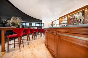 Bar (in der Unterkunft)