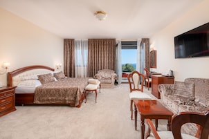 Exclusive-Doppelzimmer, Balkon | Bettwäsche aus ägyptischer Baumwolle, hochwertige Bettwaren