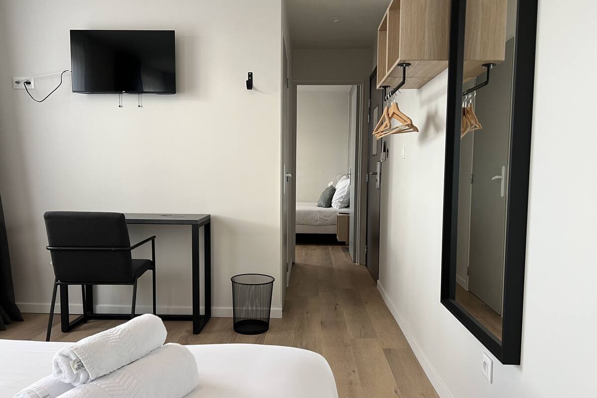 comfort triple room | 1 bedroom, desk, soundproofing, free wifi