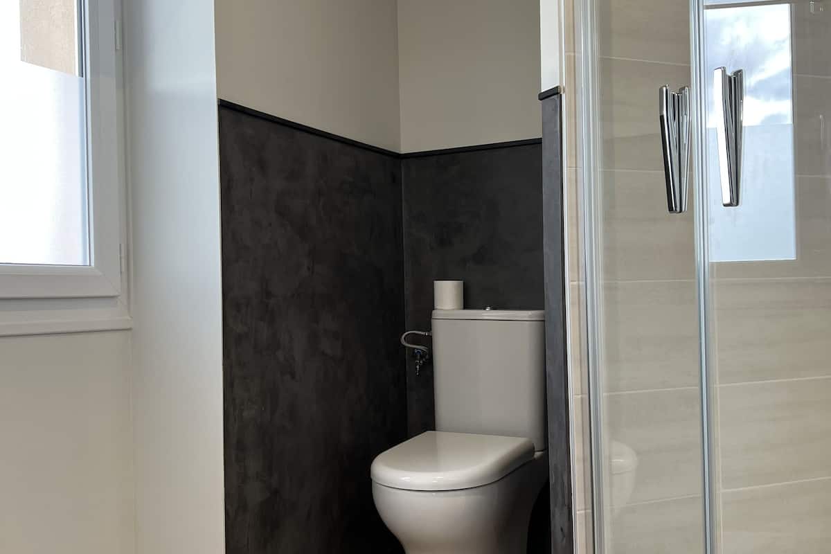 comfort double room | bathroom | shower, free toiletries, hair dryer, towels