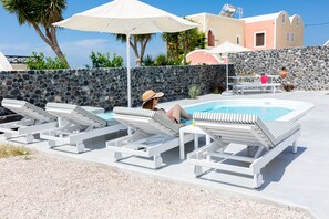 Outdoor pool - Villa Plaisir (Santorini)