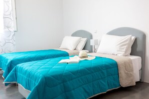 Villa | 1 bedroom, premium bedding, soundproofing, iron/ironing board - Villa Plaisir (Santorini)