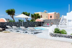 Outdoor pool - Villa Plaisir (Santorini)