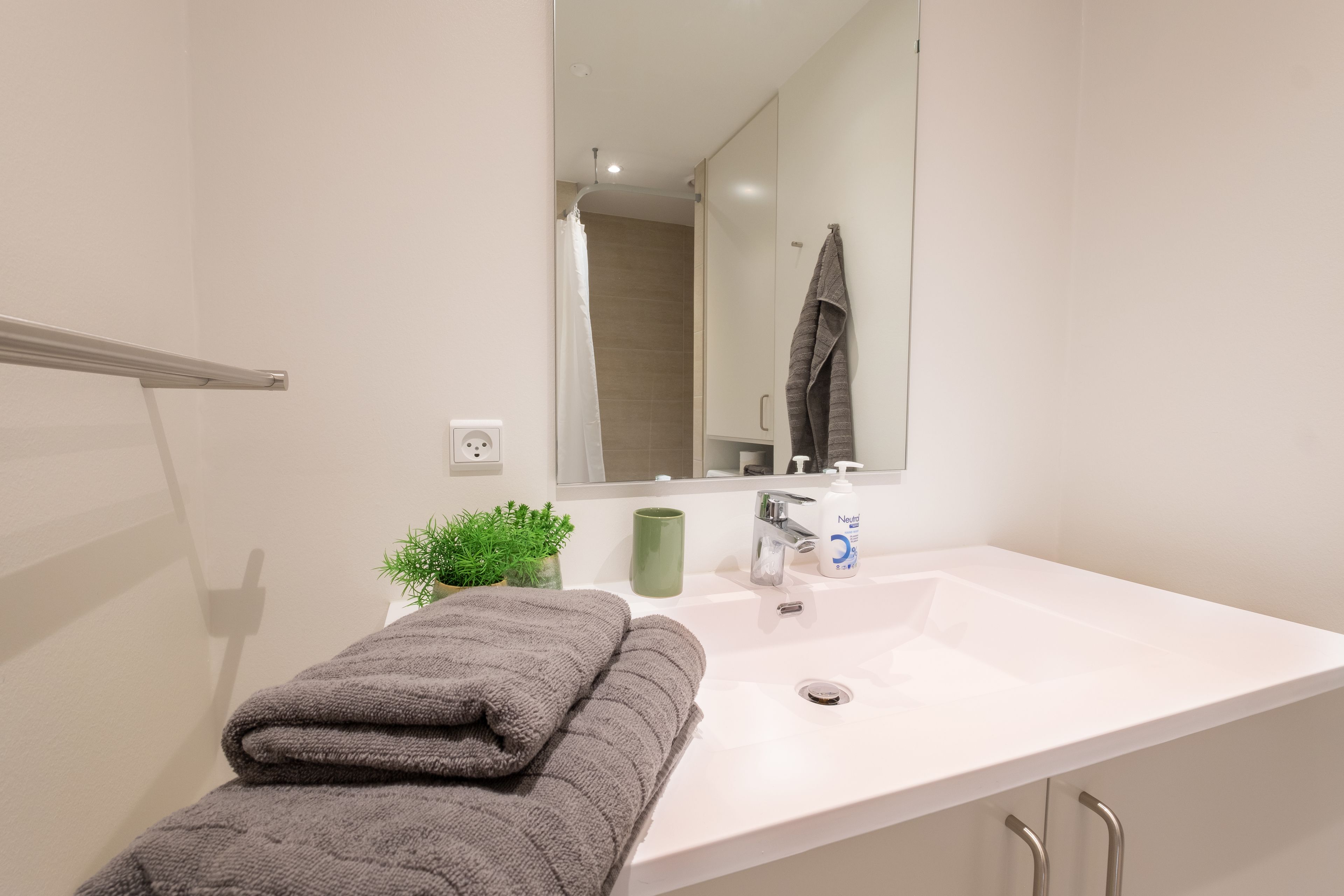 Wastafel kamar mandi