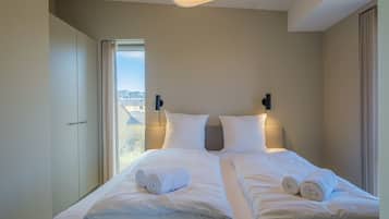 Blackout curtains, soundproofing, iron/ironing board, free WiFi