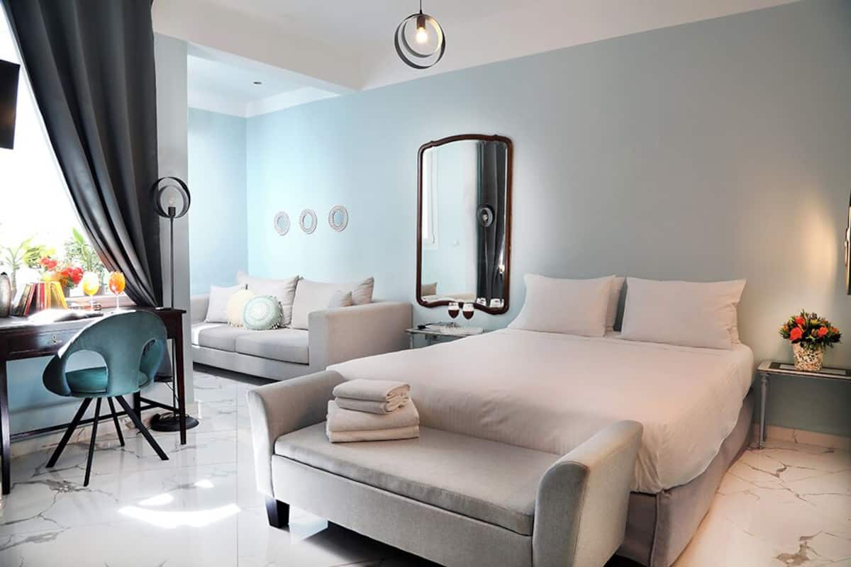 1 bedroom, individually decorated, individually furnished, soundproofing