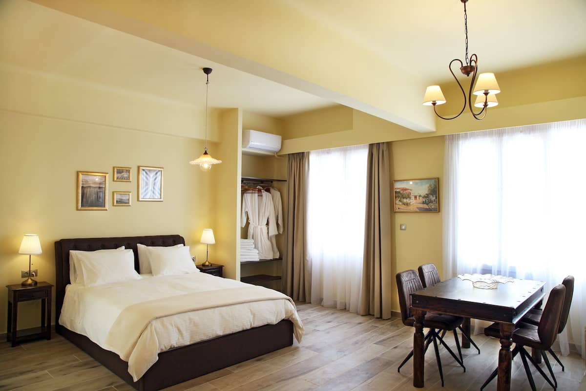1 bedroom, individually decorated, individually furnished, soundproofing
