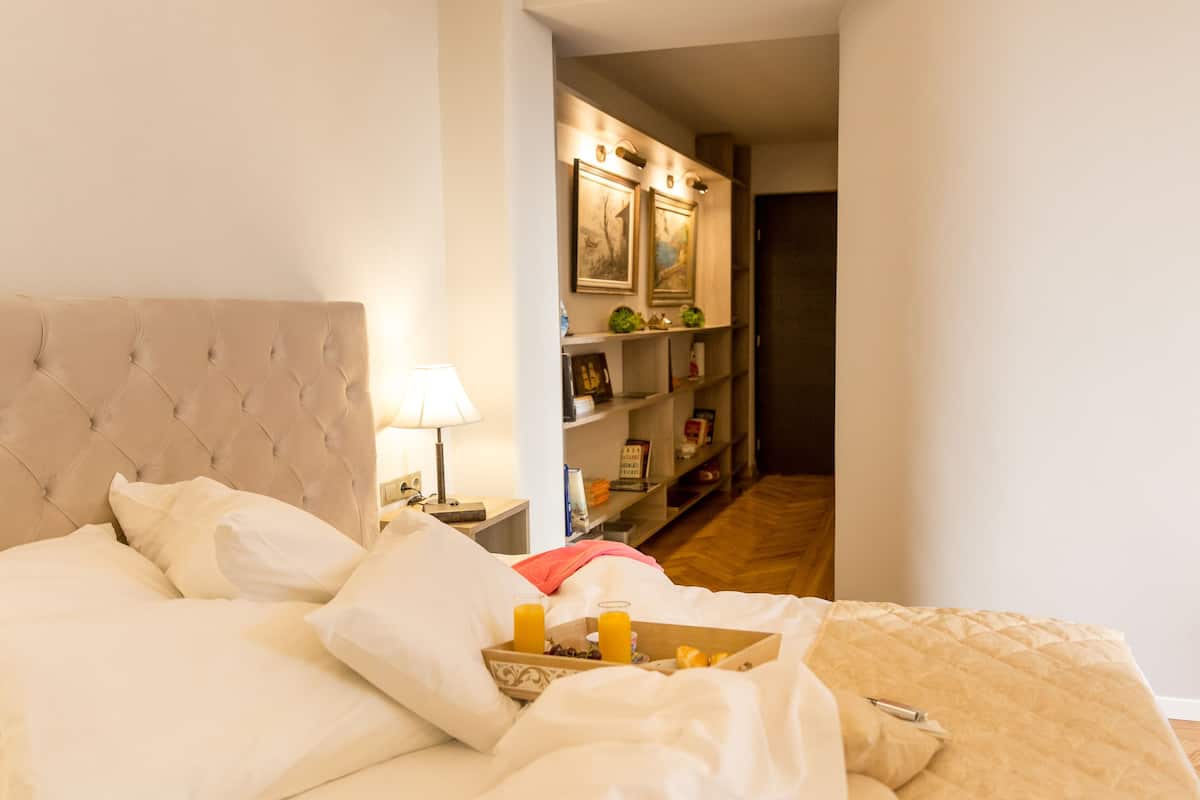1 bedroom, individually decorated, individually furnished, soundproofing