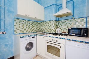 Appartement, 1 chambre | Micro-ondes