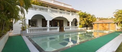 Alberca al aire libre