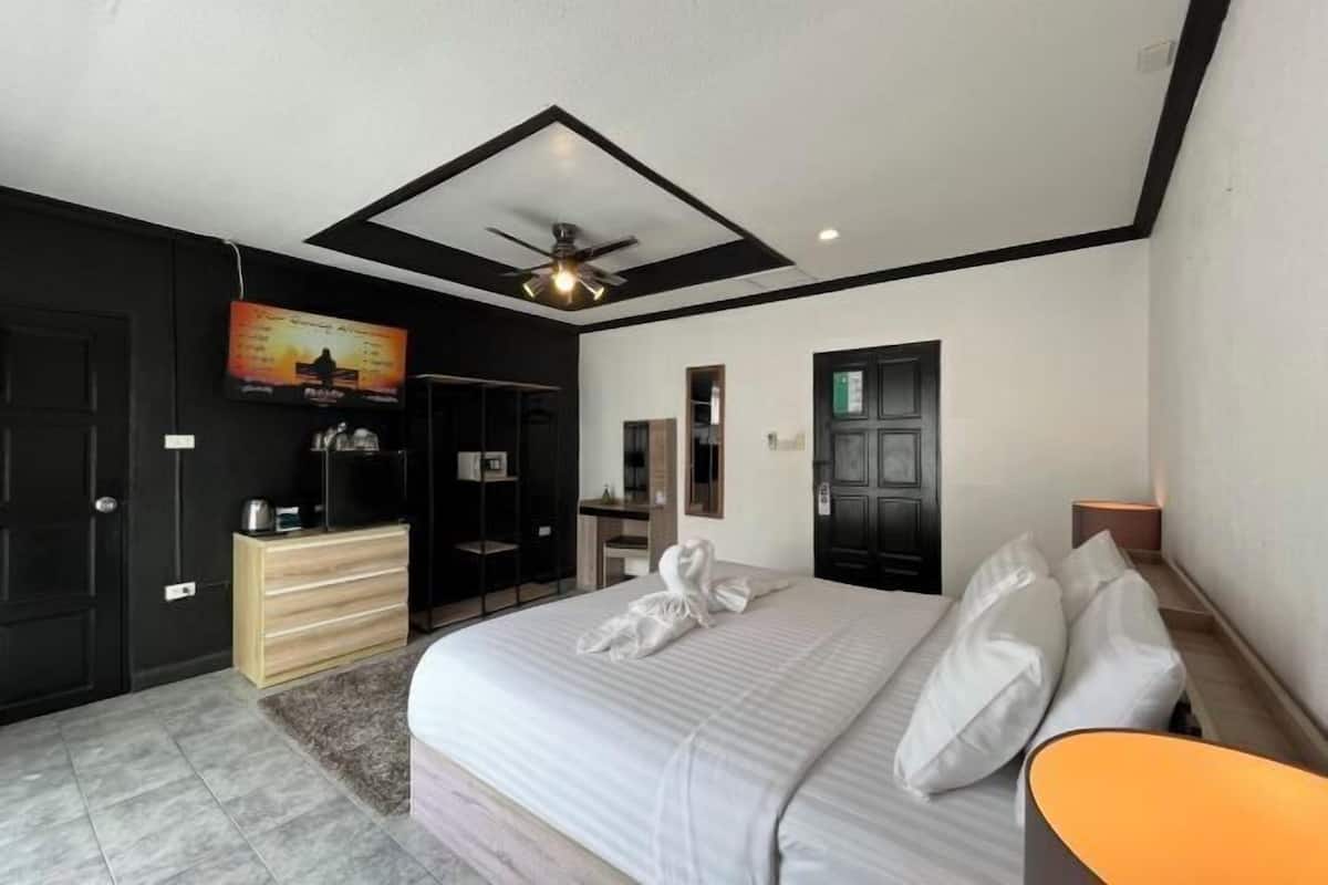 Premium bedding, pillow-top beds, in-room safe, blackout curtains