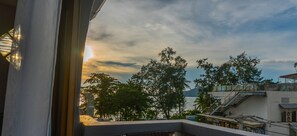 Superior Double Room with Balcony and Sea View | Vue sur la plage ou l’océan