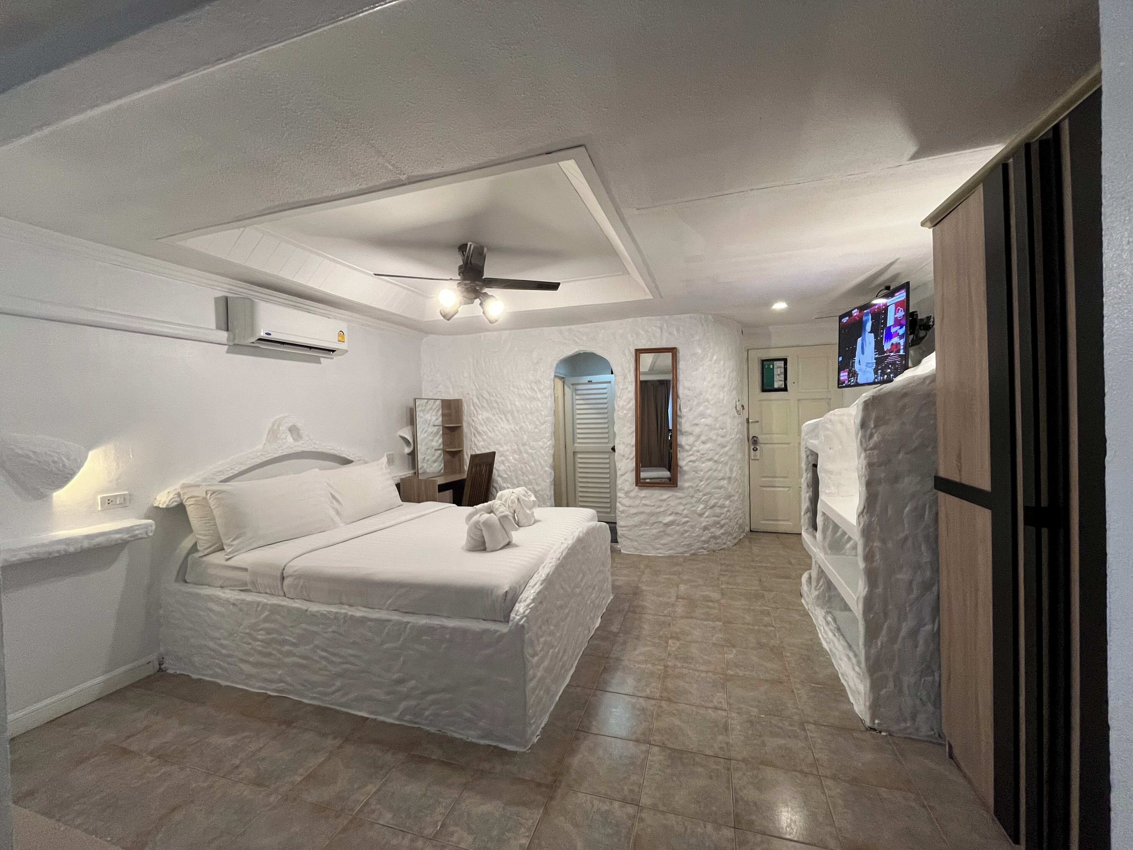 double room with extra bed | bathroom | shower, rainfall showerhead, free toiletries, hair dryer