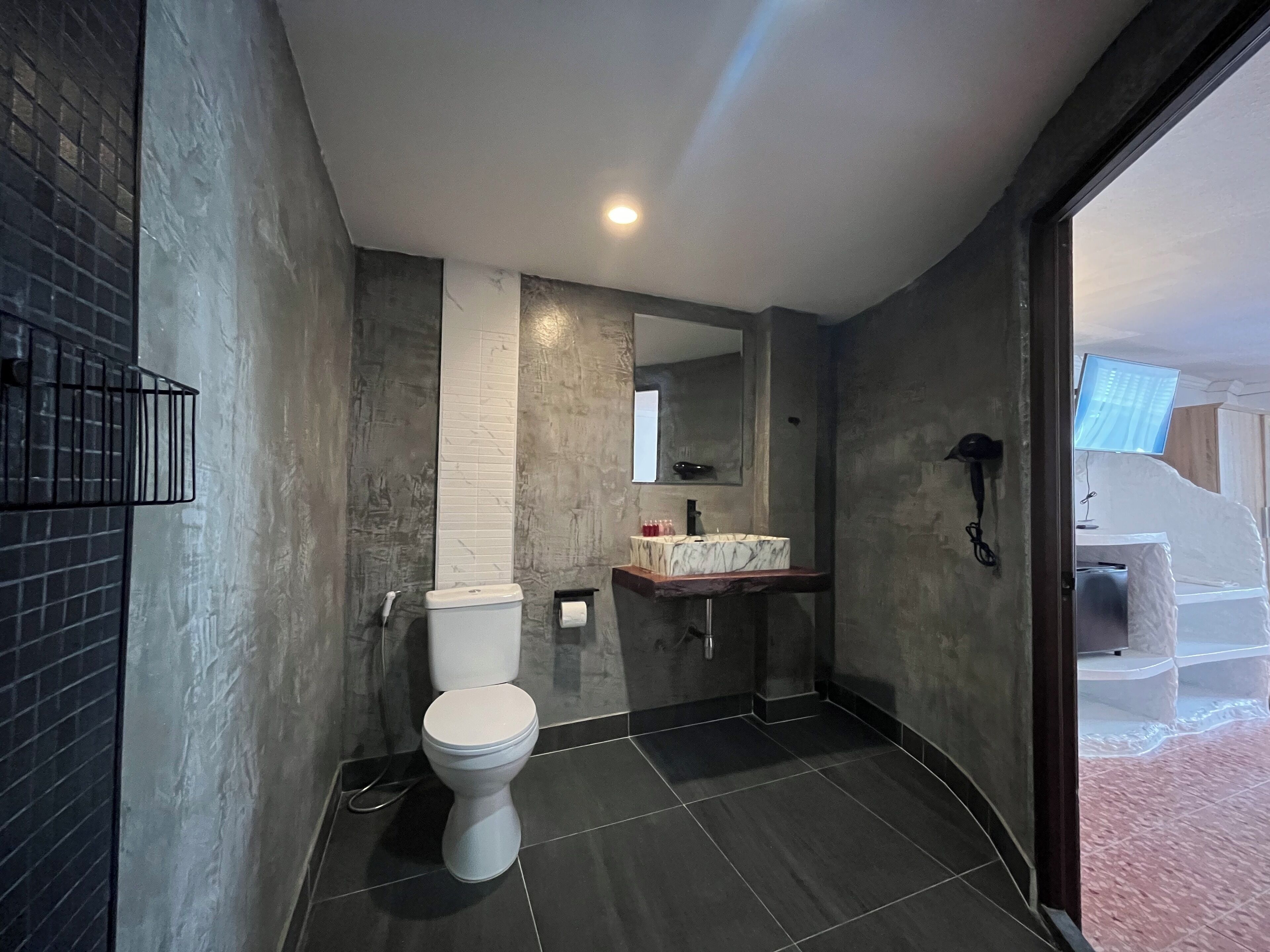 double room with sofa bed | bathroom | shower, rainfall showerhead, free toiletries, hair dryer