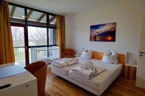 Apartment, 8 bedrooms, 4 bathrooms, sauna, terrace, garden | 8 quartos, Wi-Fi de cortesia