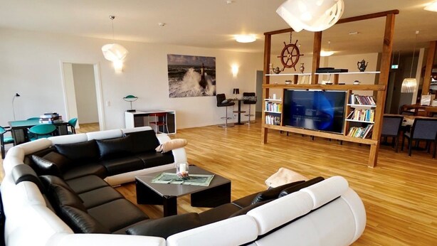 Apartment, 8 bedrooms, 4 bathrooms, sauna, terrace, garden | Salle de séjour