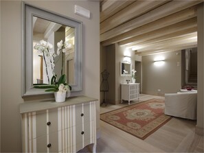 Interior detail - Locanda in Borgo Garni & Wellness (Borgo Valsugana)