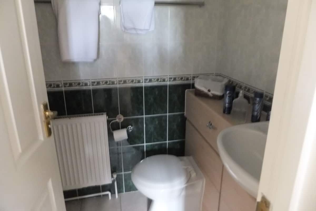 Zweibettzimmer, 2 Einzelbetten | Badezimmer