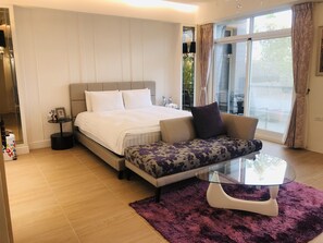 Dobbeltværelse til brudepar - terrasse - gårdsplads | Dundyner, Tempur-Pedic-senge, minibar, gratis Wi-Fi