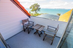 Balcony - Orewa Cliff Top Holiday Home (Orewa)